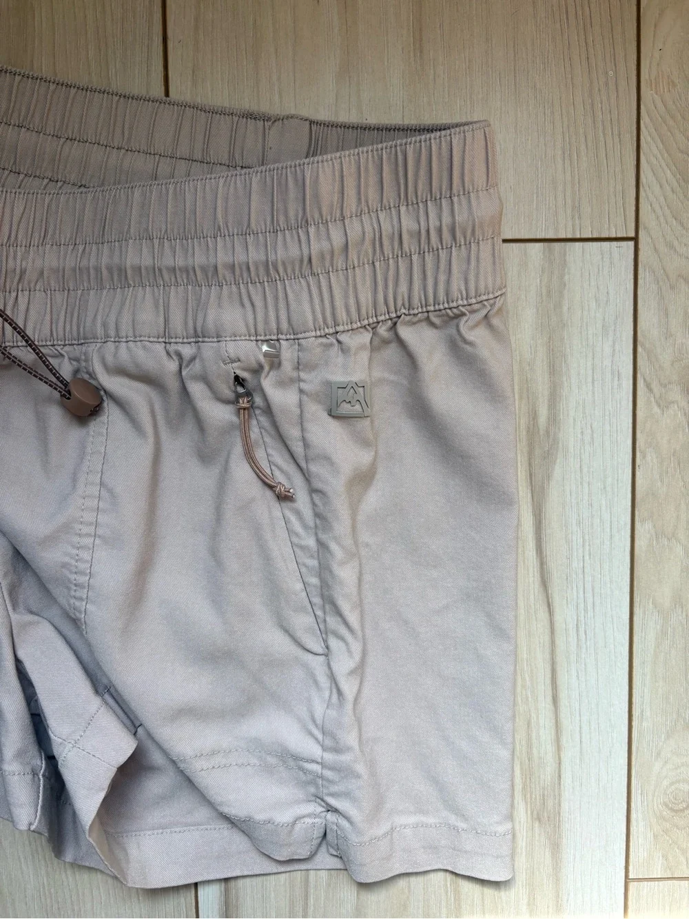 Avalanche Outdoor Supply Shorts Womens Small Beige Elastic Waist Lightweight